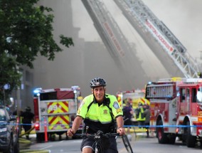 美国女子遭家暴报警求助却遭击毙，悲剧背后的警务问题